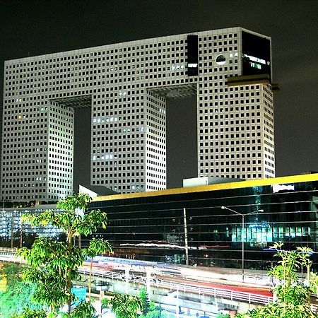 Iyarin @ Tuk Chang Hotel Bangkok Ngoại thất bức ảnh
