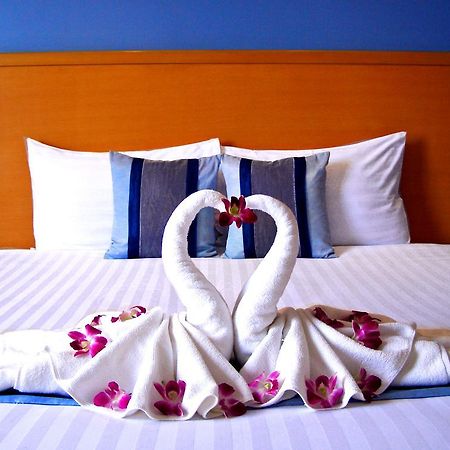 Iyarin @ Tuk Chang Hotel Bangkok Ngoại thất bức ảnh