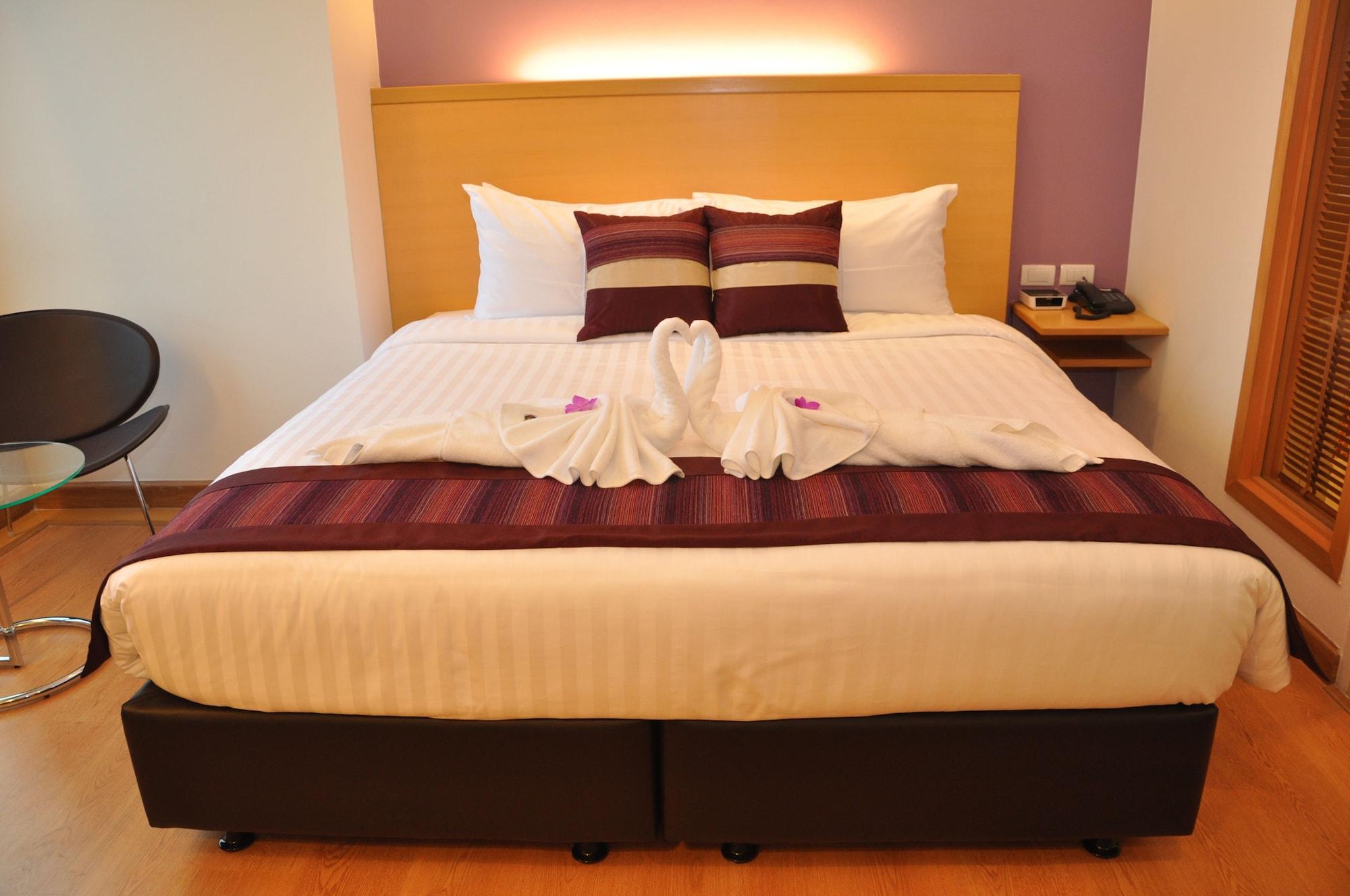 Iyarin @ Tuk Chang Hotel Bangkok Ngoại thất bức ảnh