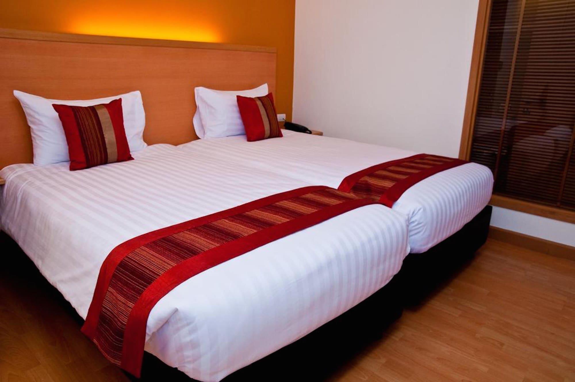 Iyarin @ Tuk Chang Hotel Bangkok Ngoại thất bức ảnh