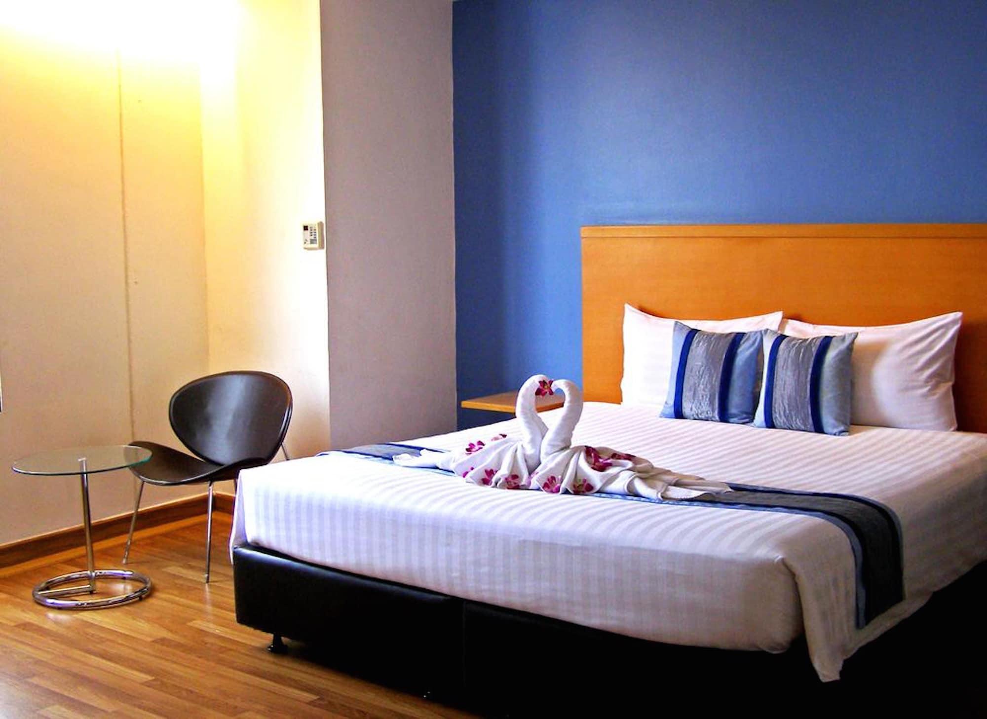 Iyarin @ Tuk Chang Hotel Bangkok Ngoại thất bức ảnh