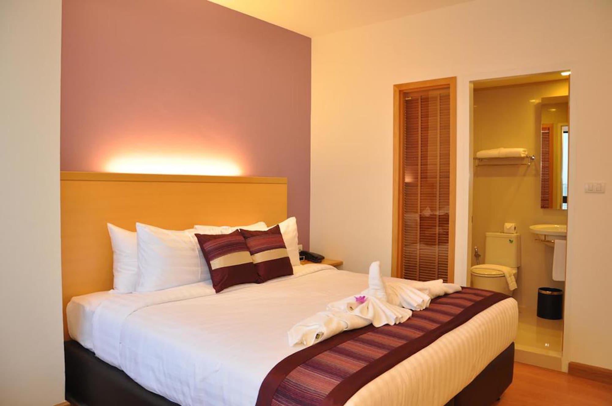 Iyarin @ Tuk Chang Hotel Bangkok Ngoại thất bức ảnh