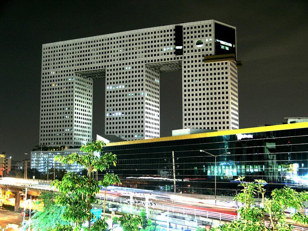 Iyarin @ Tuk Chang Hotel Bangkok Ngoại thất bức ảnh