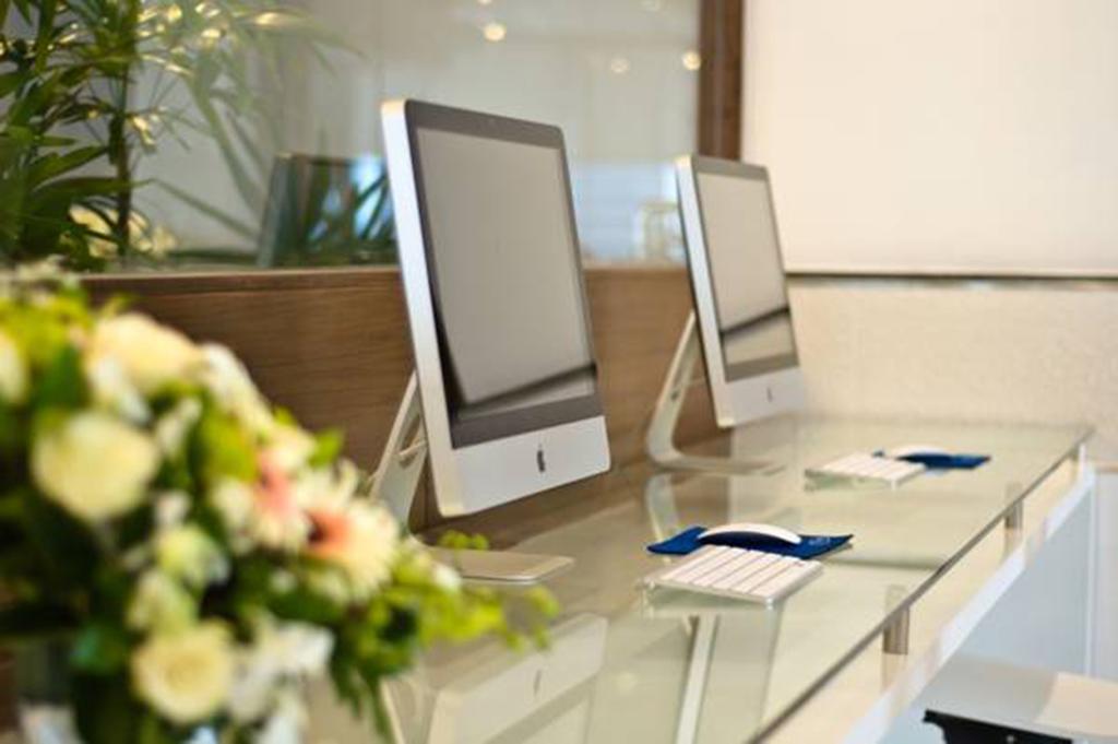 Iyarin @ Tuk Chang Hotel Bangkok Ngoại thất bức ảnh