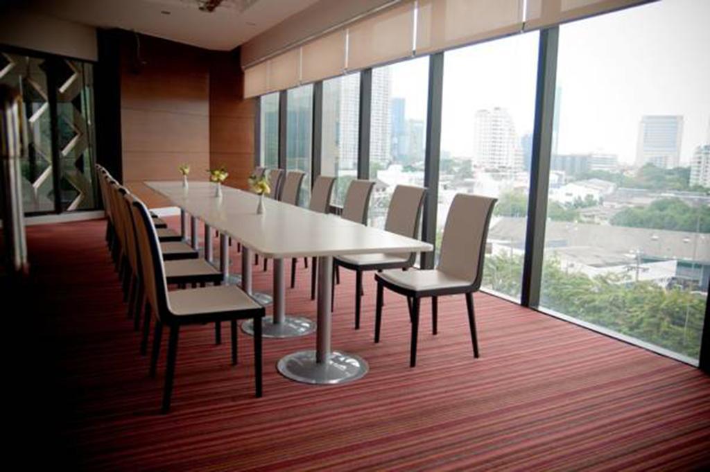 Iyarin @ Tuk Chang Hotel Bangkok Ngoại thất bức ảnh