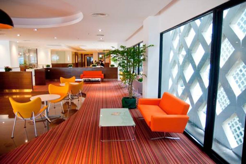 Iyarin @ Tuk Chang Hotel Bangkok Ngoại thất bức ảnh