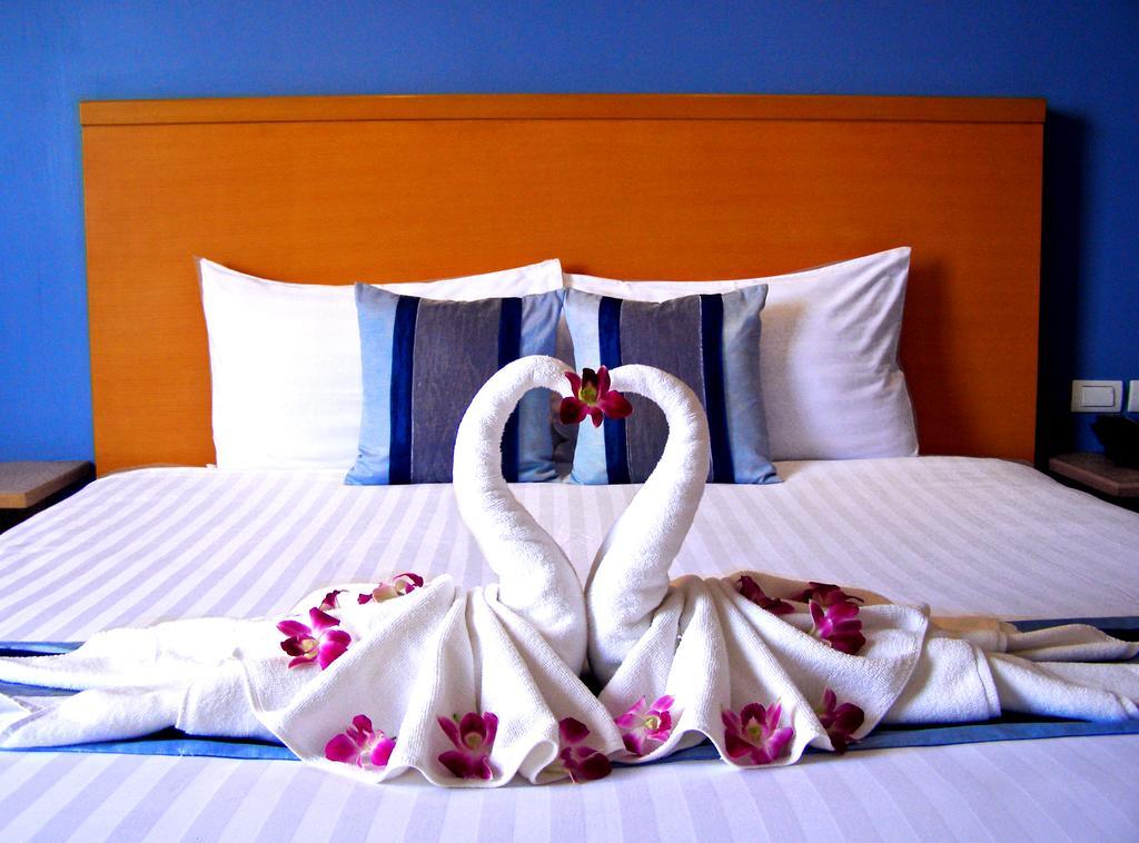 Iyarin @ Tuk Chang Hotel Bangkok Ngoại thất bức ảnh
