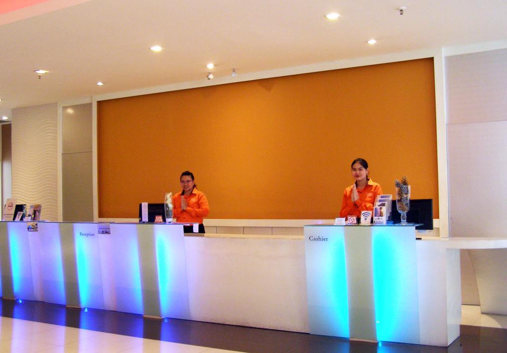 Iyarin @ Tuk Chang Hotel Bangkok Ngoại thất bức ảnh